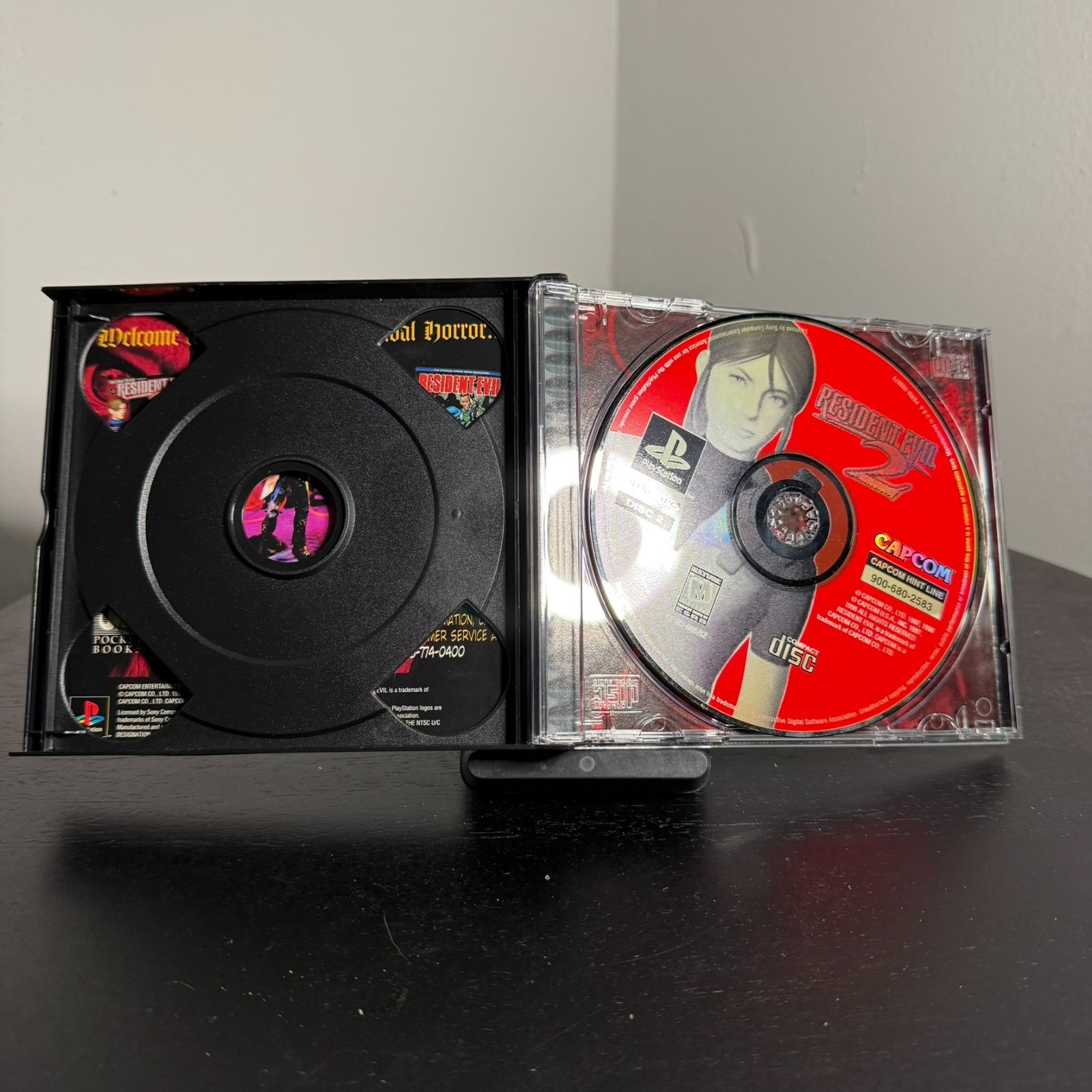 Capcom Resident Evil 2 PS1 1998 Survival Horror 2 Discs NTSC-U/C M Mature