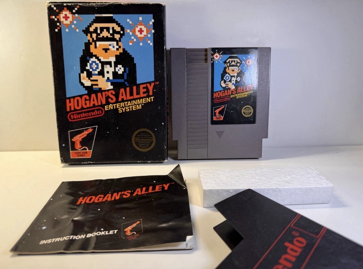 Hogan’s Alley (Nintendo NES, 1985) Complete CIB PUNCH-TAB 5-SCREW Authentic