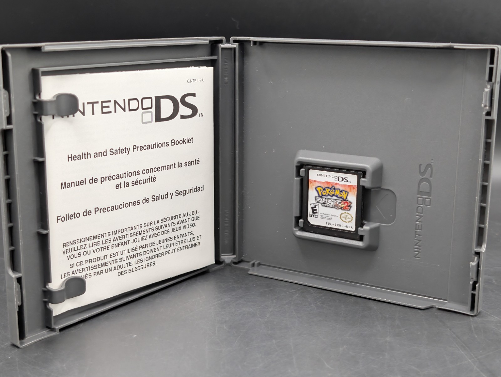 Pokemon White Version 2 ( Nintendo DS ) Authentic – Custom Cover – Read Descrip