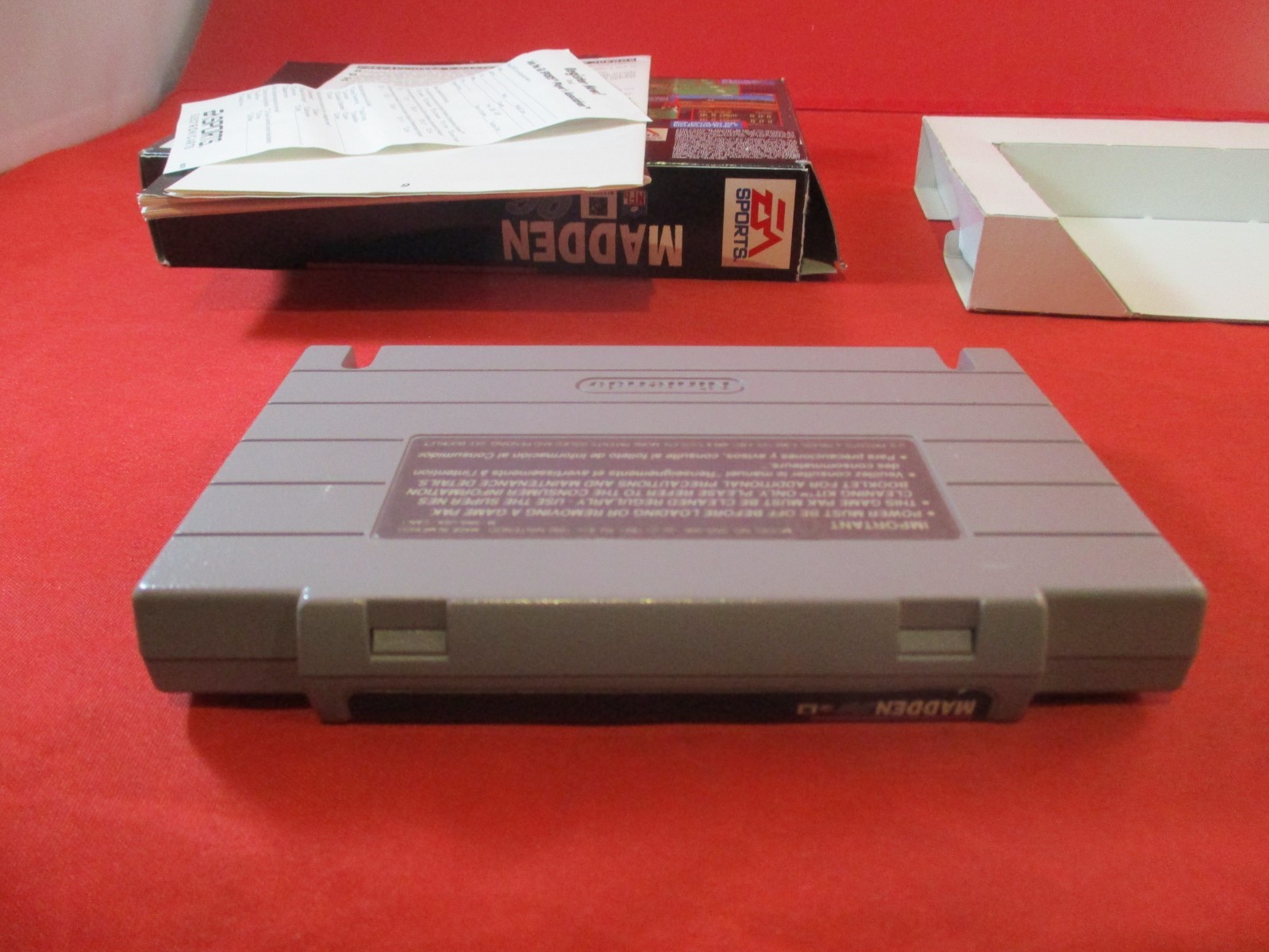 Madden 96 (Super Nintendo SNES) COMPLETE w/ Box manual game WORKS! 1996