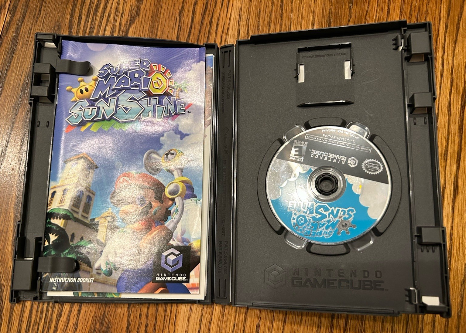 Super Mario Sunshine GameCube – CIB – Complete – Manual and Case