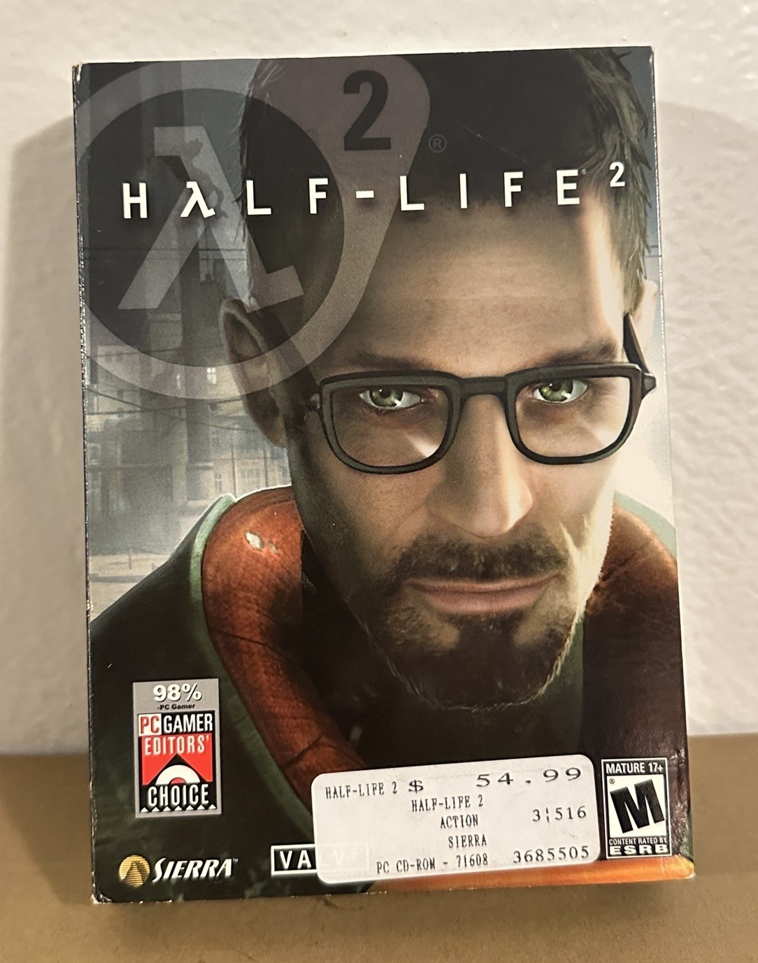 Half-Life 2 by Valve (2004) – Small Box PC Game – Complete No CD Key