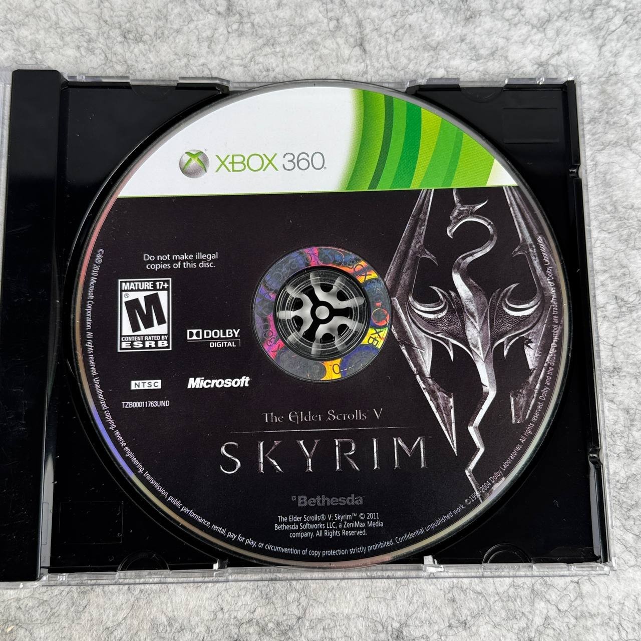 The Elder Scrolls V: Skyrim Microsoft Xbox 360 *Disc Only* Rated M Mature 17+
