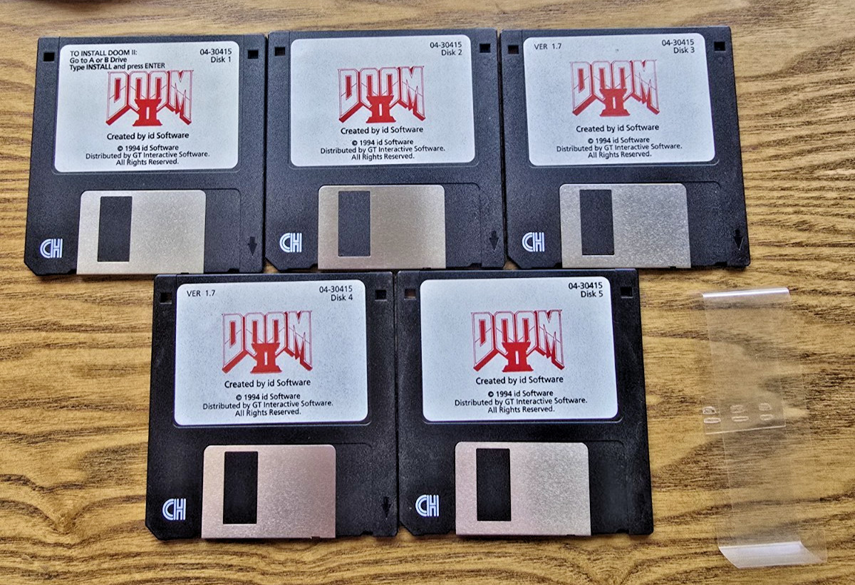 Original Doom 2 Floppies All 5 – 1994 – FREE DOMESIC SHIPPING