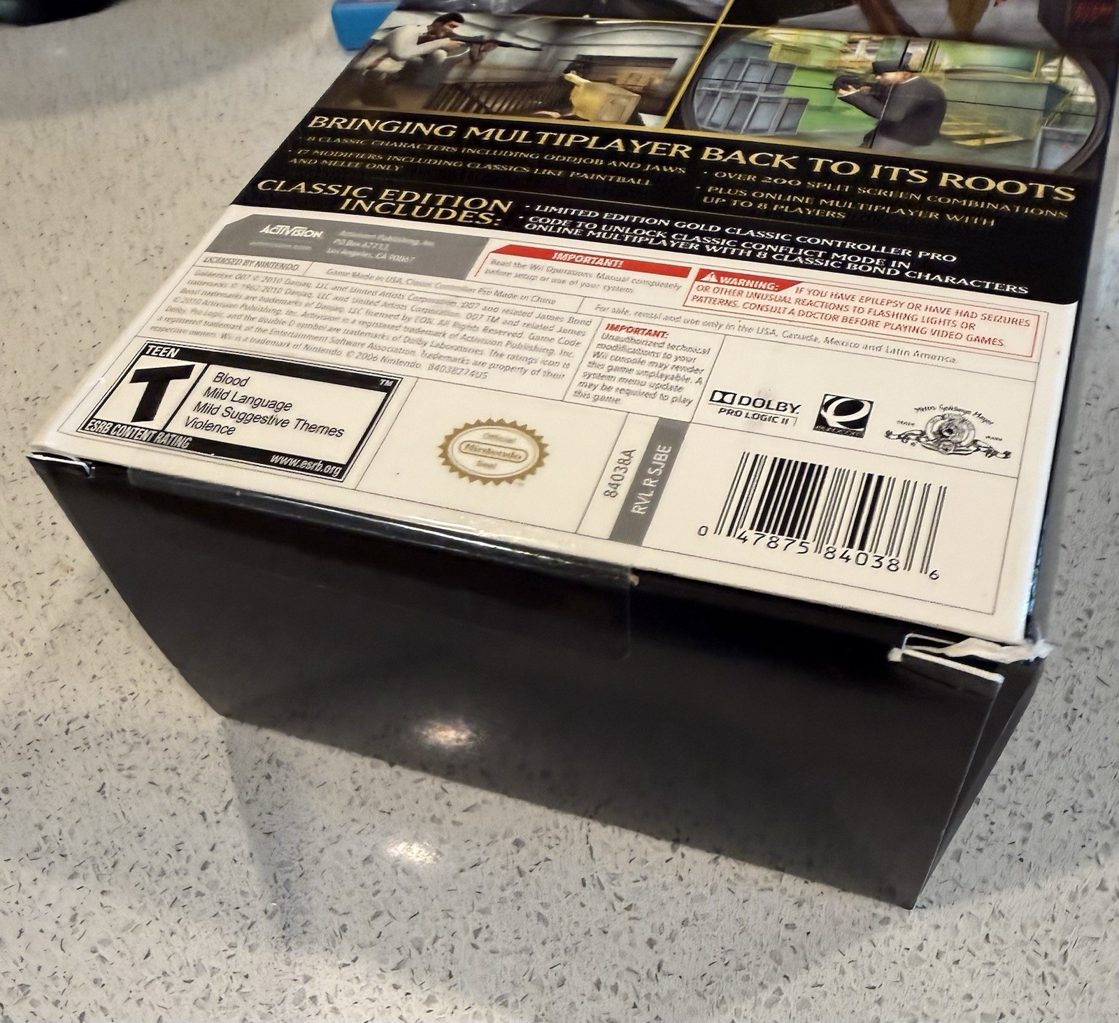GOLDENEYE 007 W/ Gold Controller bundle (Nintendo Wii) BRAND NEW! SEALED! RARE!