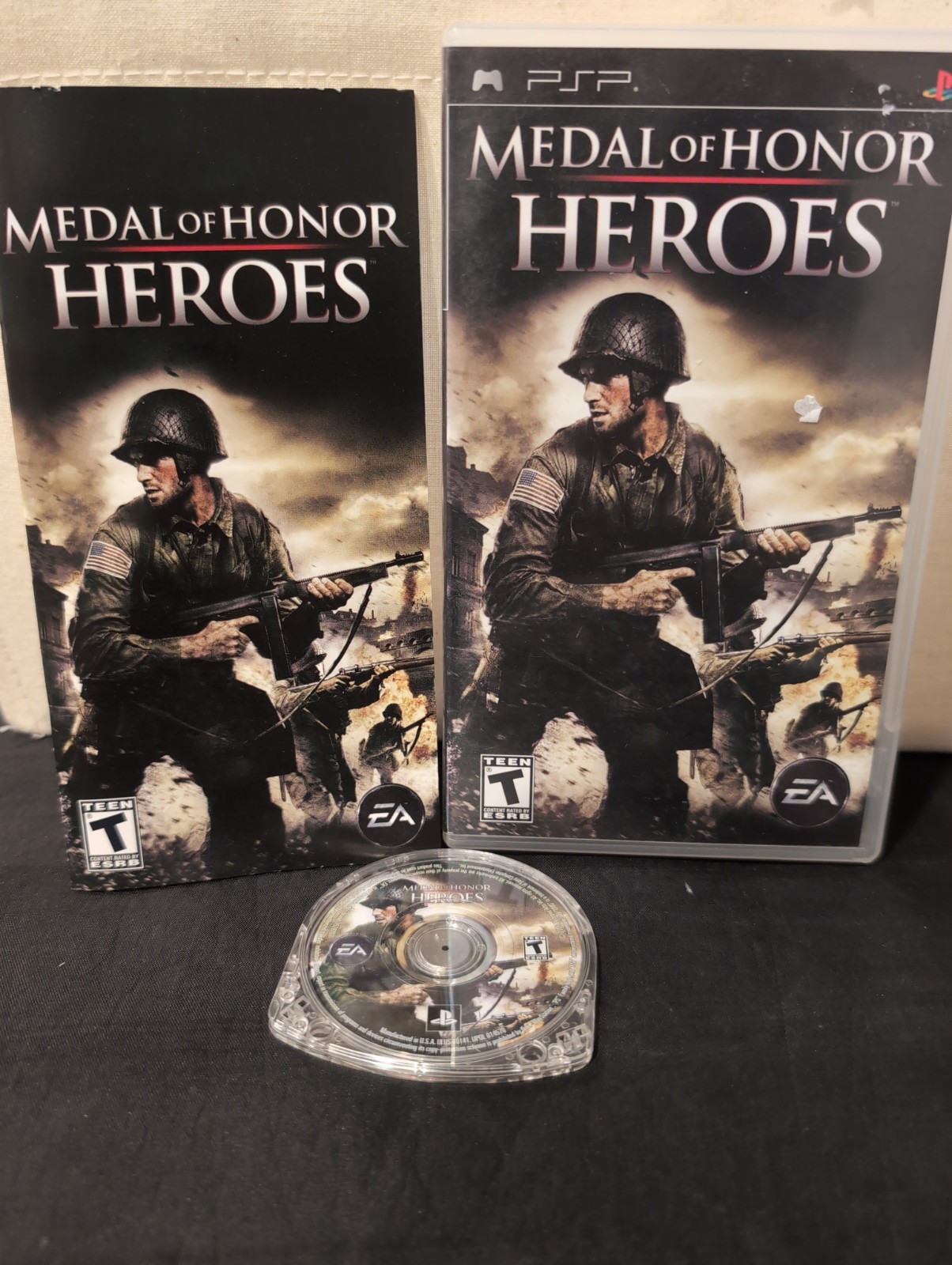 Medal of Honor: Heroes (Sony PlayStation Portable, 2006) PSP CIB Complete Manual