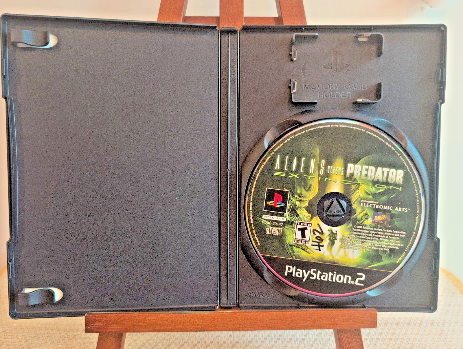 Aliens vs. Predator: Extinction (Sony PlayStation 2, 2003)