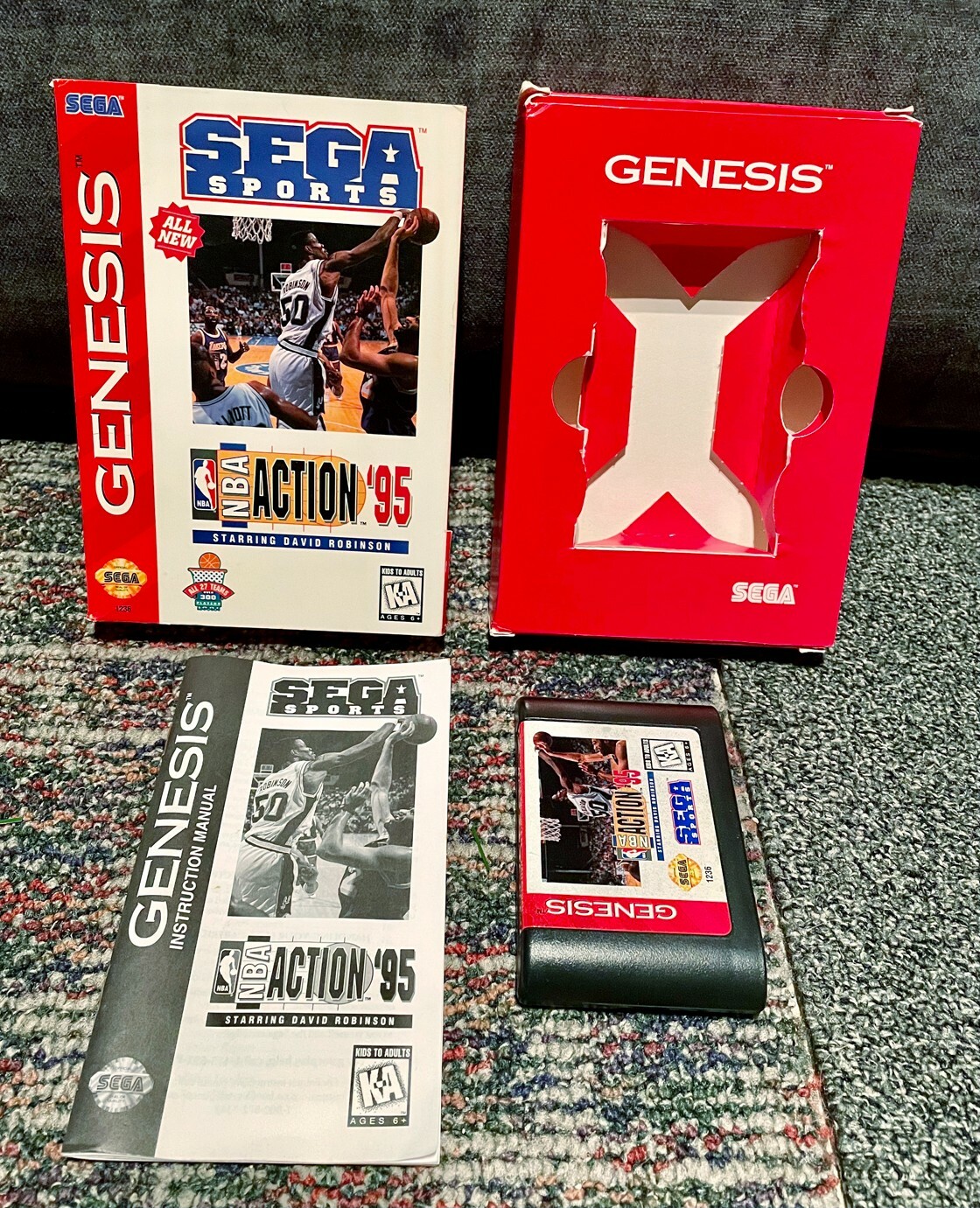 *~* NBA ACTiON ’95 Starring David Robinson (Sega Genesis 1995) CIB Sports Game