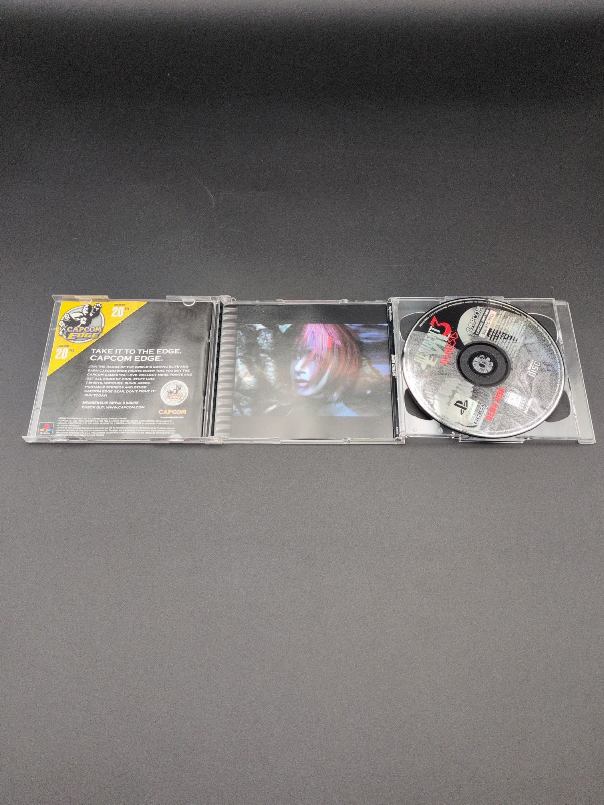 Dino Crisis (Sony PlayStation 1, 1999) w/ Resident Evil 3 Nemesis Demo Disk