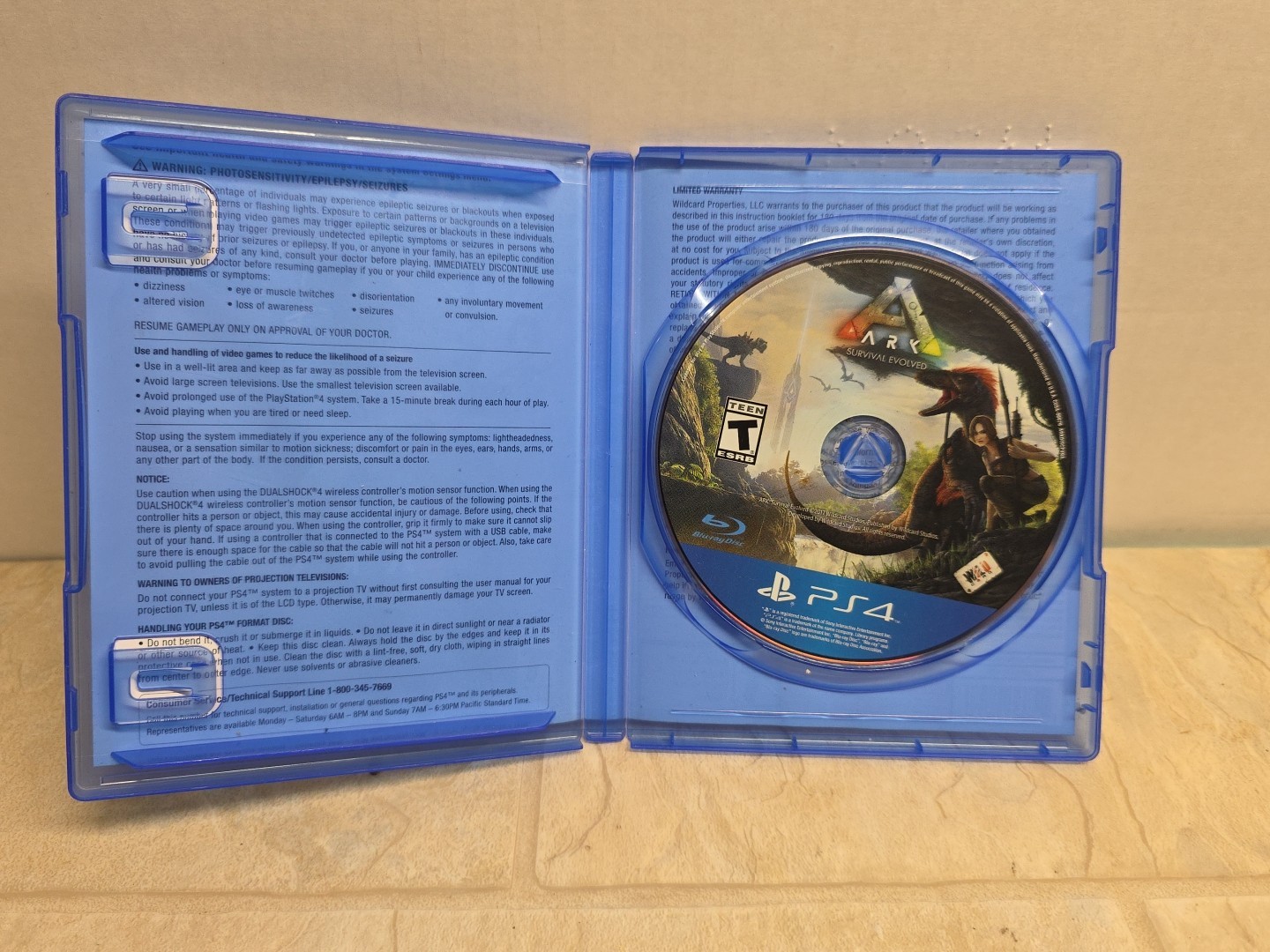 Studio Wildcard Ark: Survival Evolved (Sony PlayStation 4, 2017)
