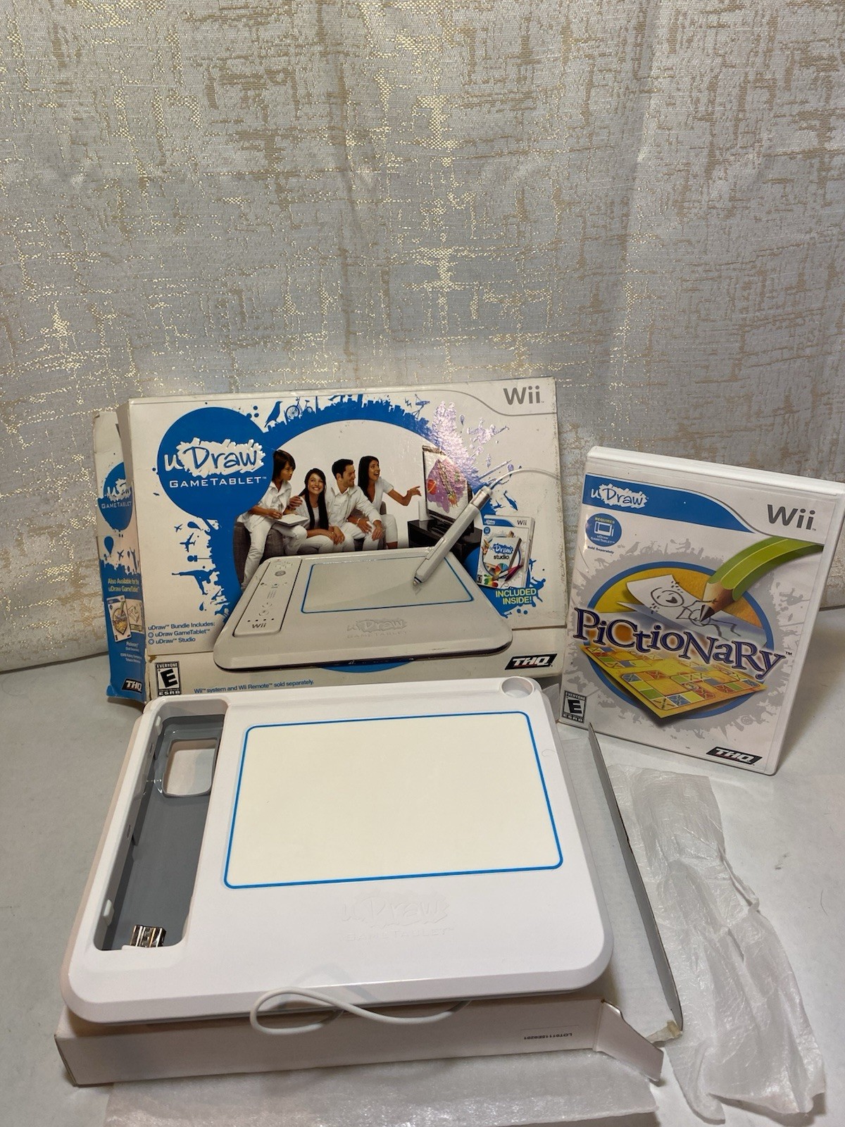 Nintendo Wii uDraw Game Tablet and Pictionary