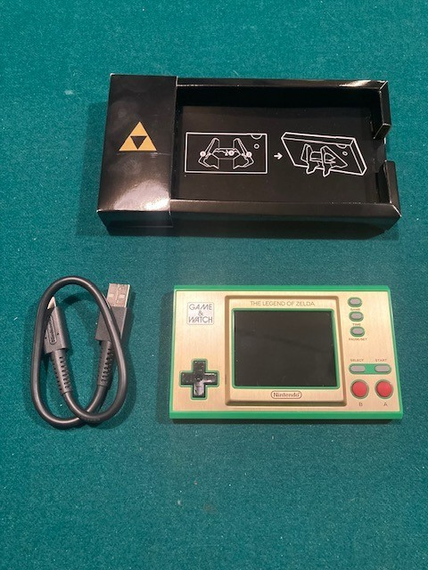 Game & Watch: The Legend of Zelda [Limited Edition] (2021 System)