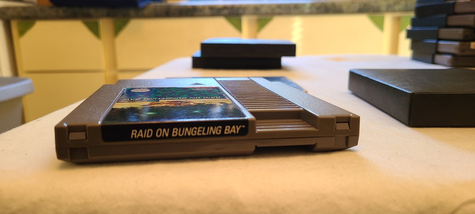 1985 Nintendo Original NES RAID ON BUNGELING BAY Video Game With Manual & Holder