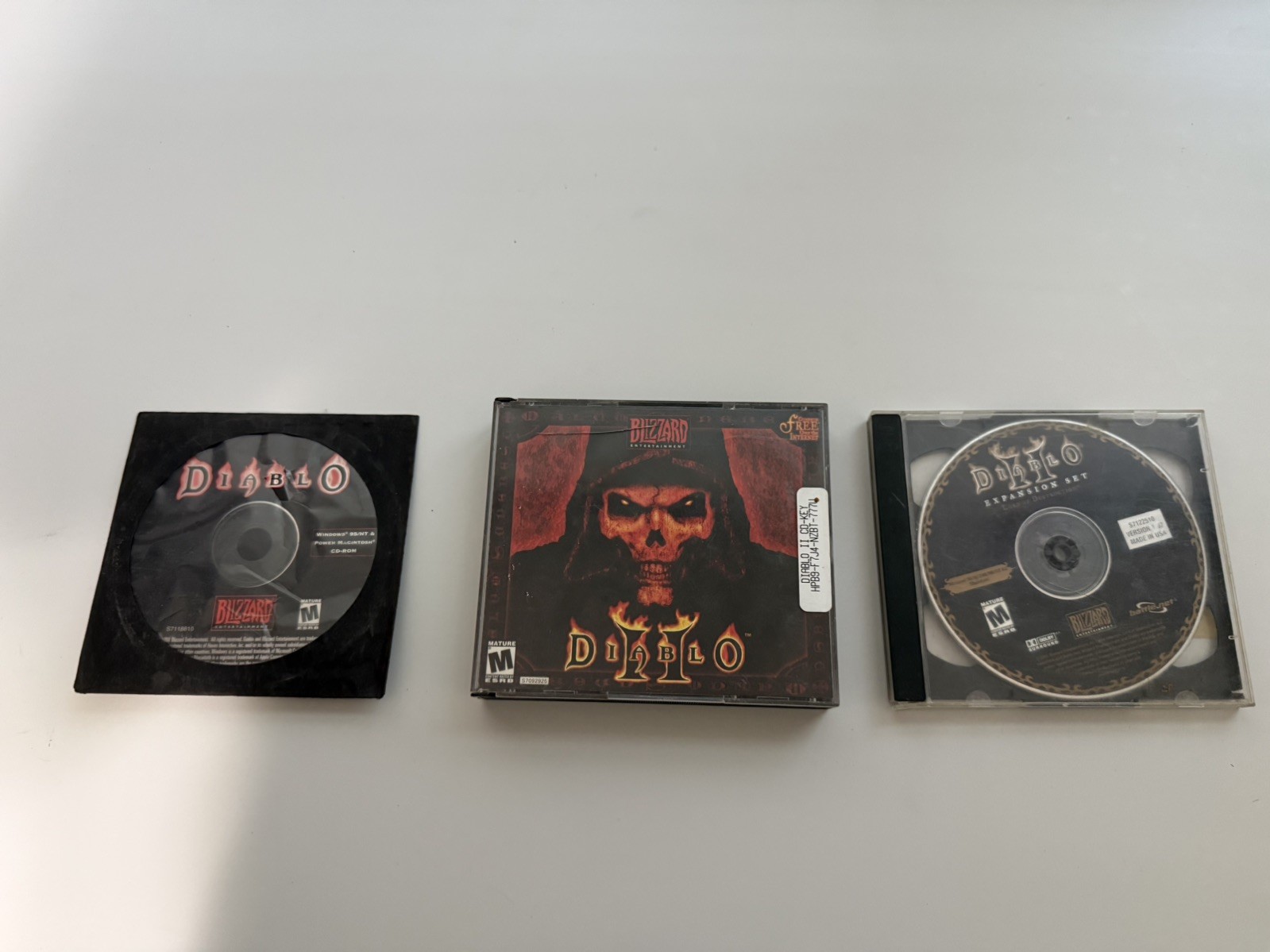 DIABLO, DIABLO 2, & DIABLO 2 EXPANSION PC Games CD UNTESTED FREE SHIPPING!