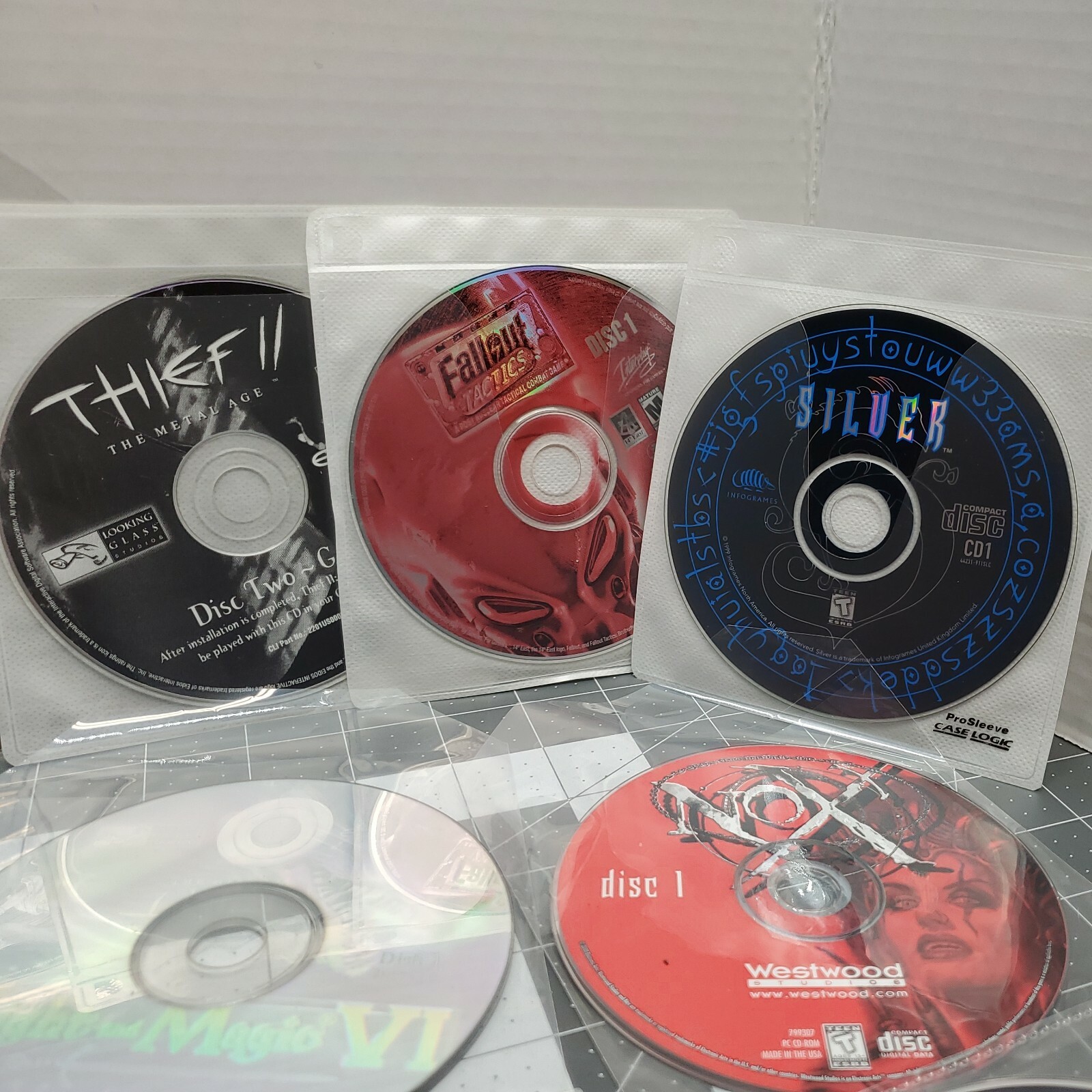 Lot #1 of 16 PC Games fallout,thief,blaze&blade,soulreaver,silver,dungeonsiege