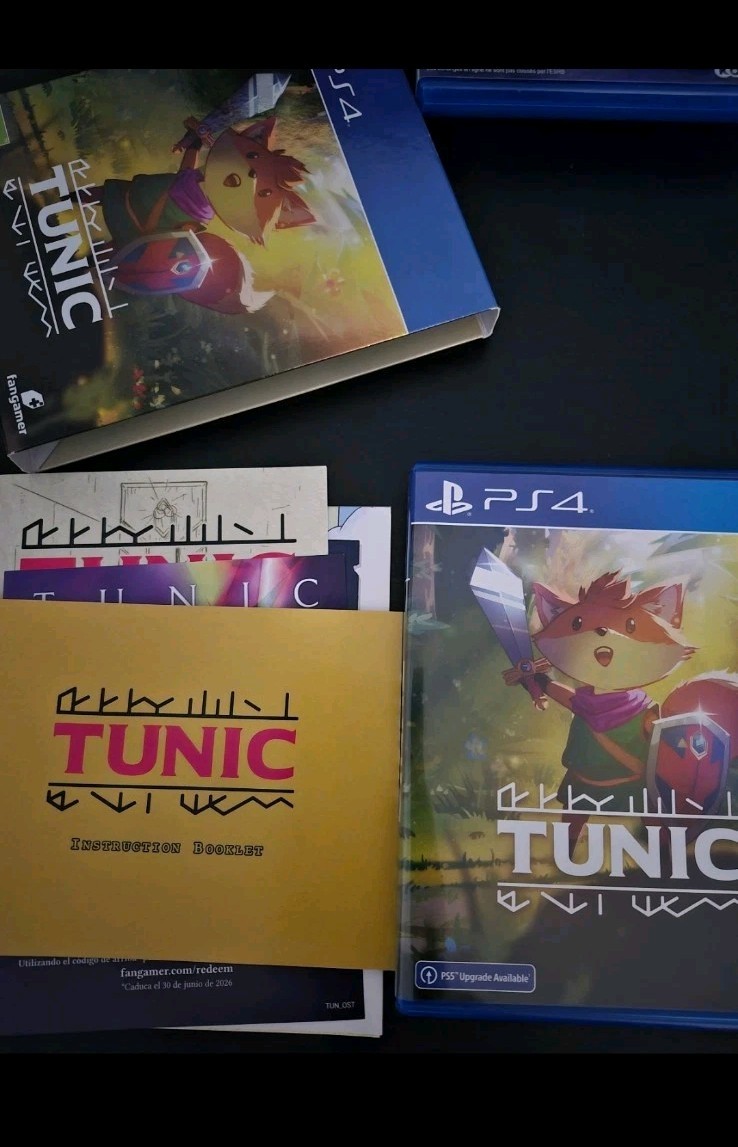 CIB Tunic Limited Deluxe Edition PS4 PlayStation 4 PEGI