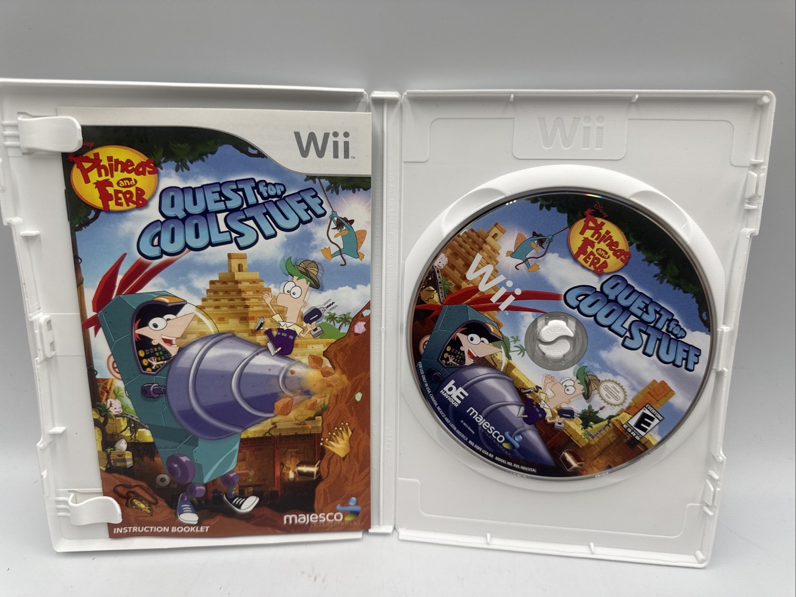 Nintendo Wii Bundle: Sonic Secret Rings, Quest For Cool Stuff, King Of Clubs