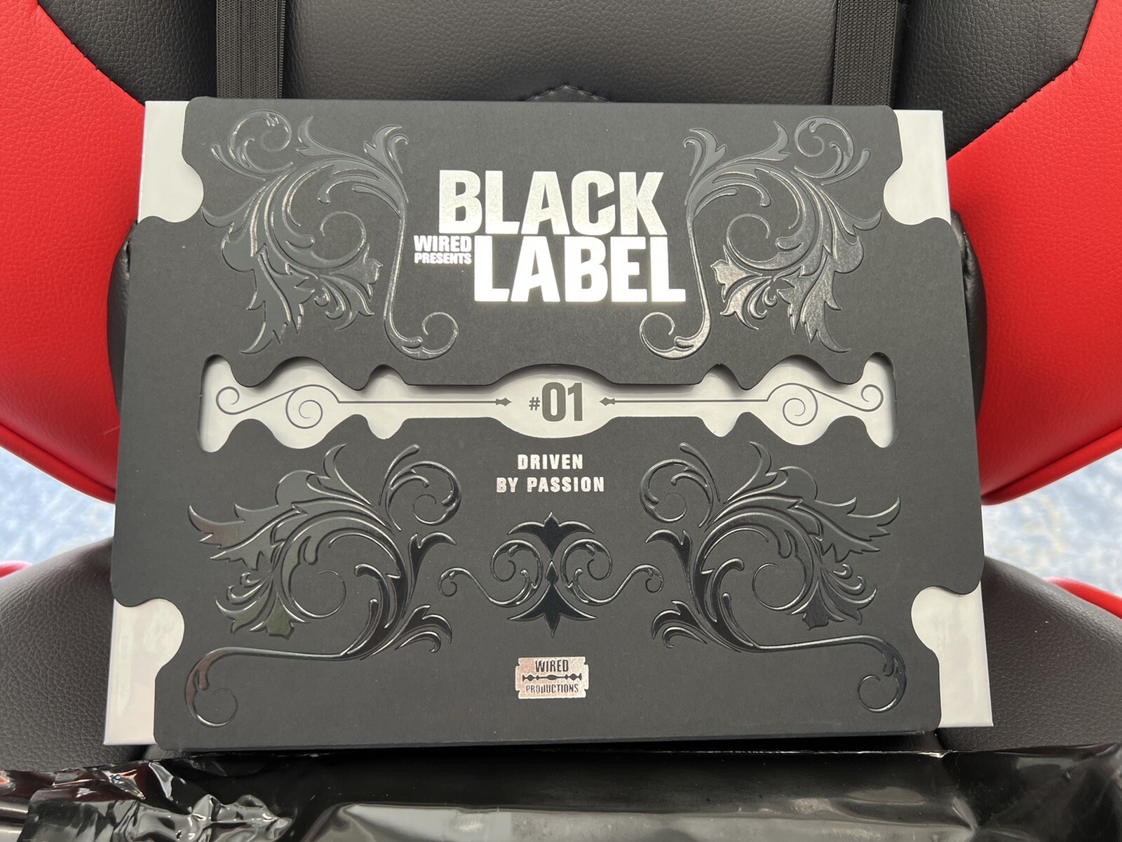 2021 Nintendo Switch Wired Presents Black Label #01 Victor Vran Overkill Edition