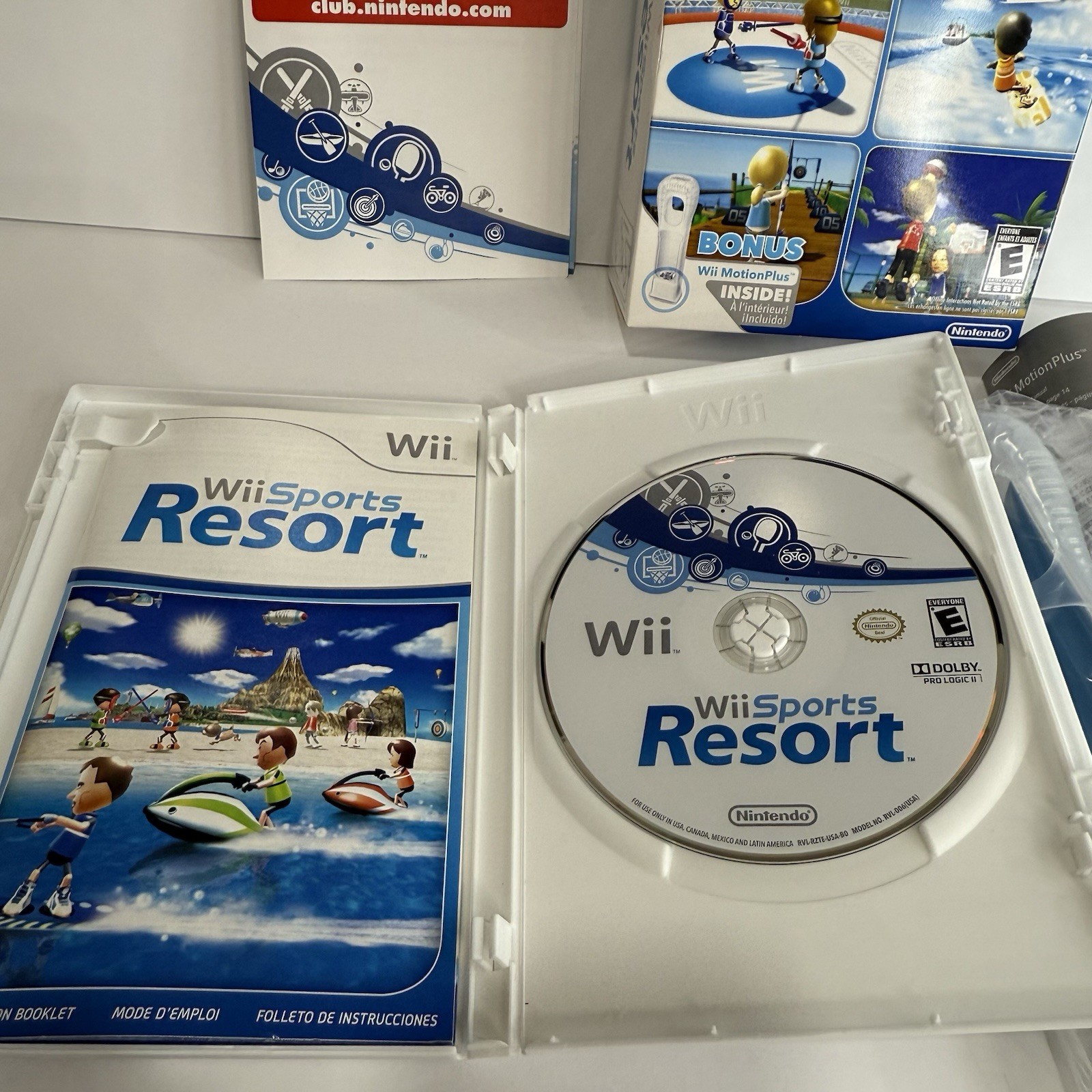 Wii Sports Resort + Wii MotionPlus (Nintendo Wii, 2009)