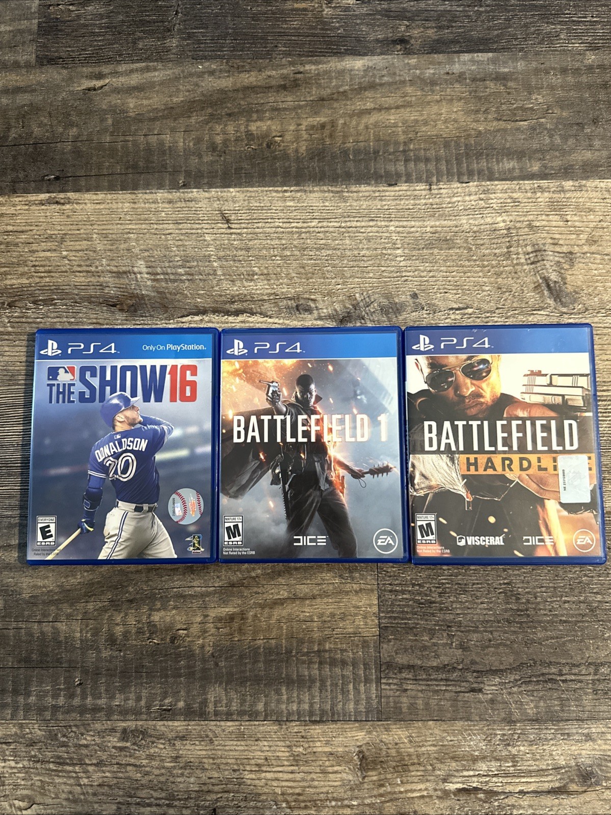 PS4 Game Bundle Battlefield 1, Battlefield Hardline & The Show 16. 3!game Bundle