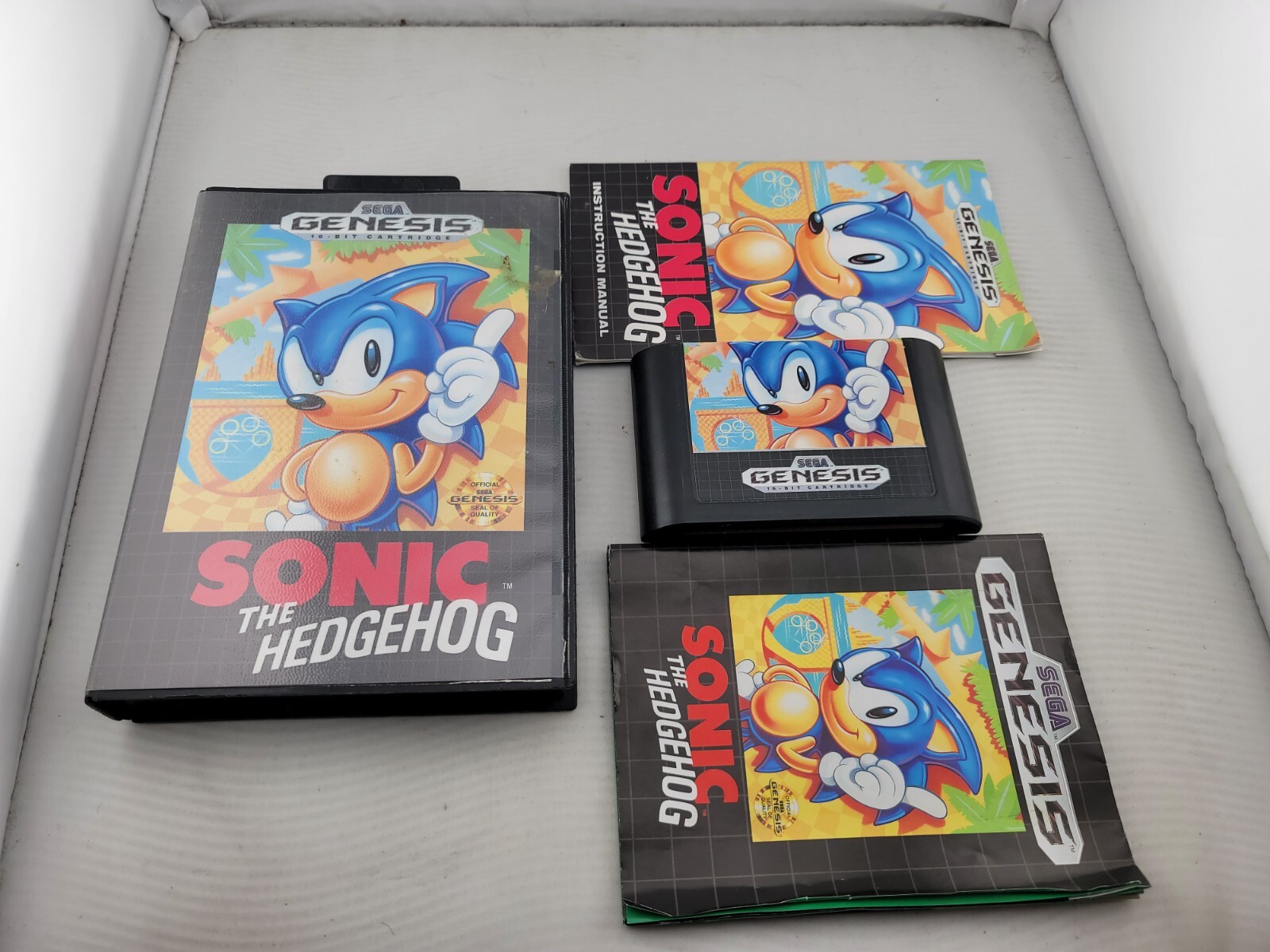 Sonic the Hedgehog Original Release Sega Genesis Complete In Box CIB Great Shape